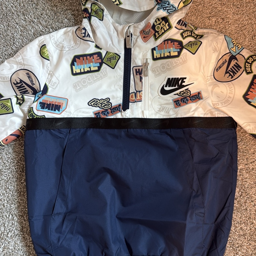 NIKE WINDBREAKER
